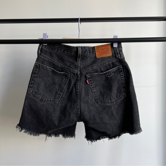 Levi’s 501 Mid-Thigh Shorts - Picture 2 of 4